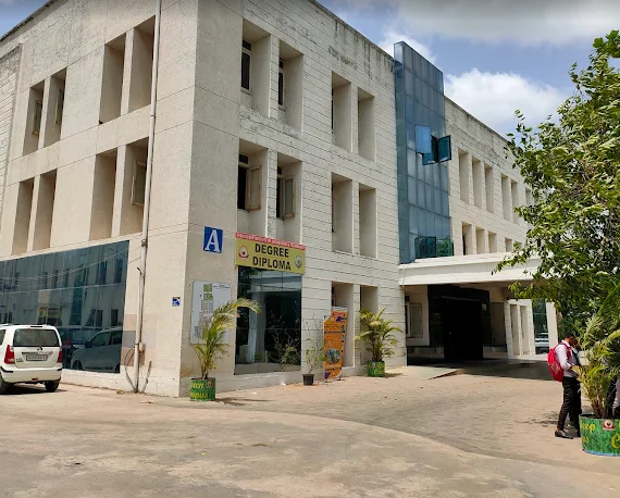 Vidhyadeep College of law